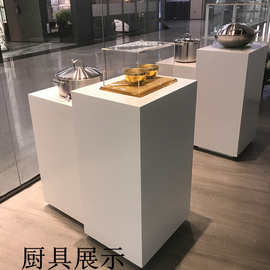 木质烤漆白色展台设计商业会展精品展柜展示台商用女装店桌子展台