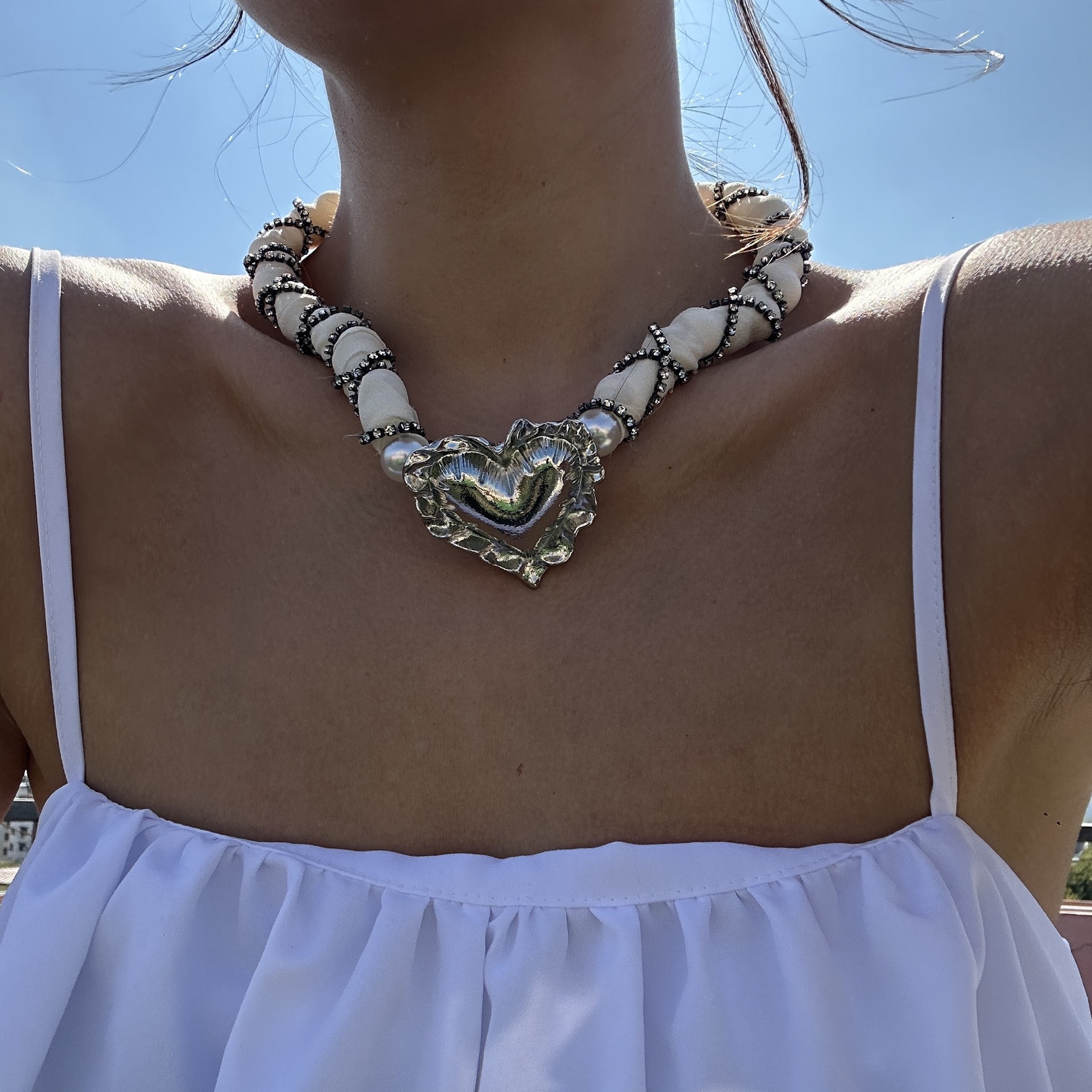 69g Weight Alloy Pendant Material Pendant Necklace Classification 1 Piece Quantity Holiday, Street Occasion Alloy Material Heart Shape Pattern Women's Gender Exaggerated, Simple Style Style Exaggerated Simple Style Heart Shape Alloy Cloth Wholesale Statement Necklaces 4