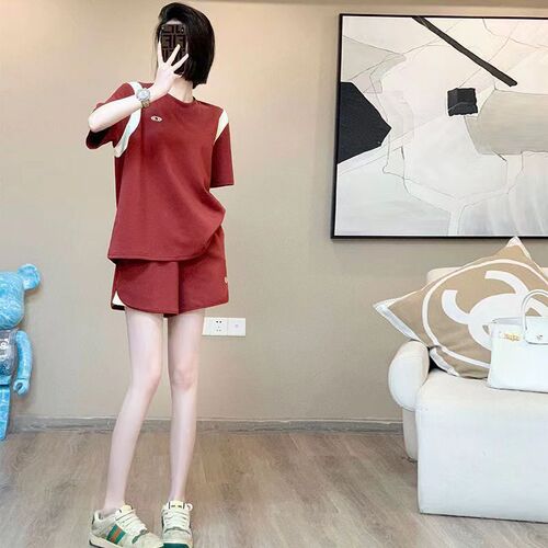Short-sleeved casual fashion suit, women's summer dress, temperament goddess fan, high-end, small, age-reducing sports shorts, two-piece set