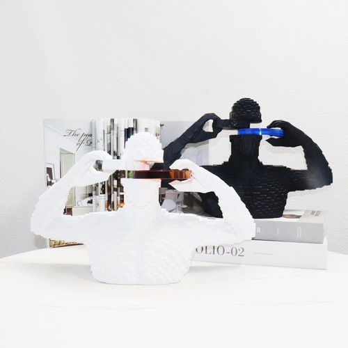 Modern minimalist creative mosaic character sculpture decoration sample room living room TV hallway bar cabinet soft decoration