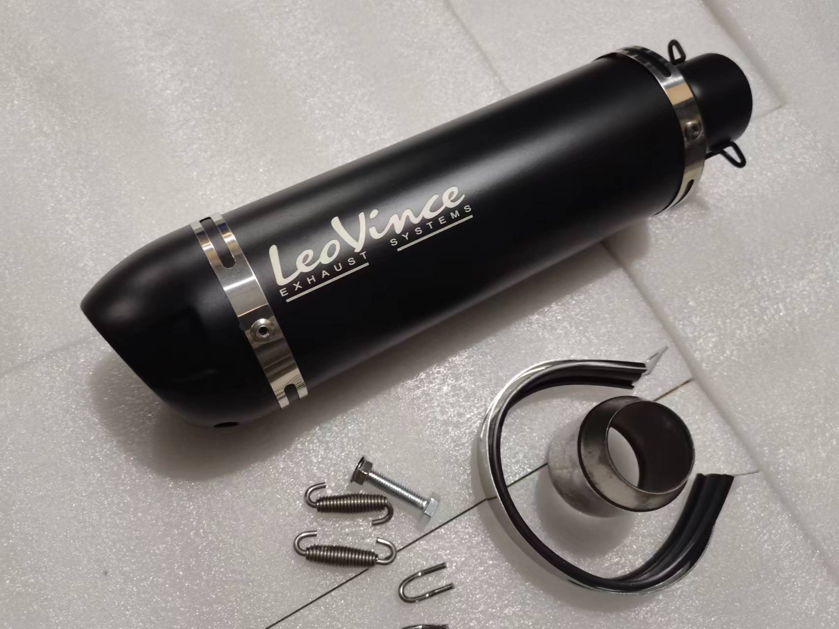 Motorcycle carbon fiber modified exhaust pipe Huanglong 600/ZX6R/Ninja400/Chunfeng/Kaiyue 321rr