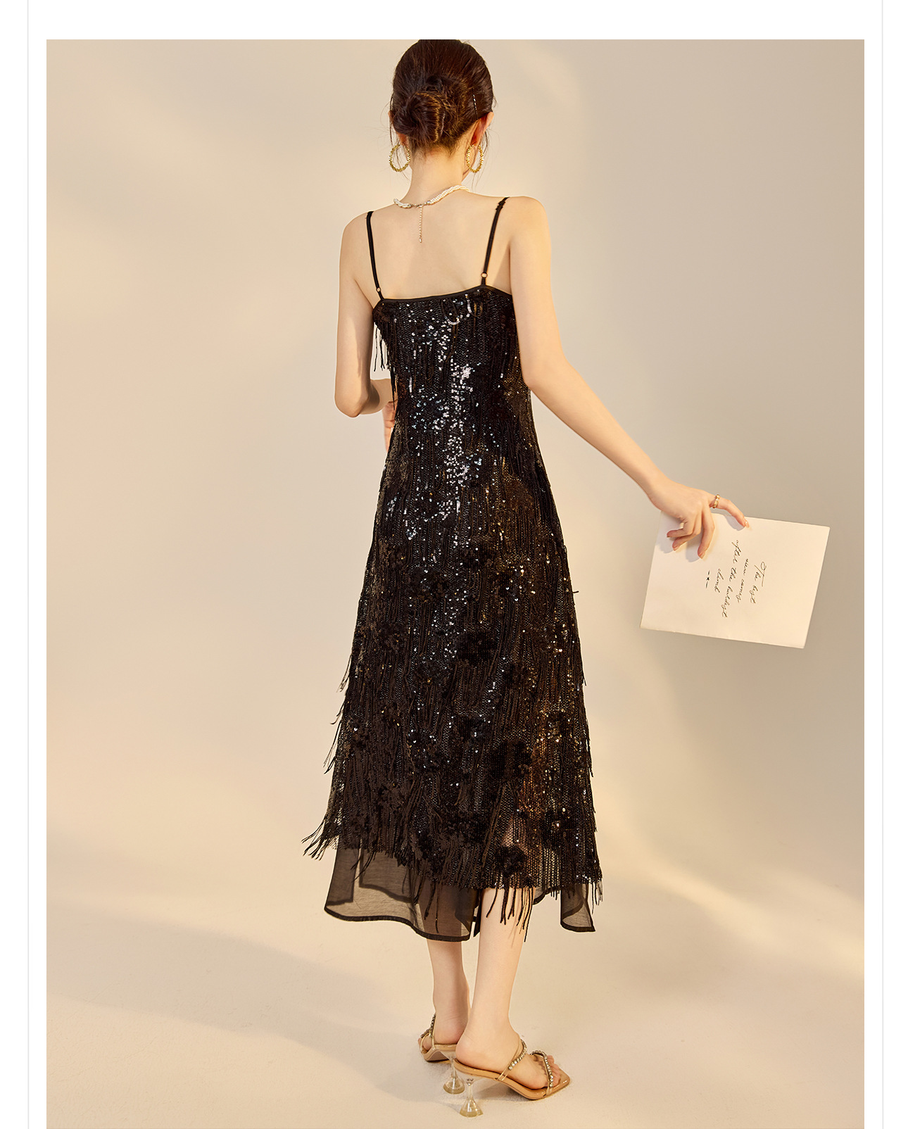 Đầm maxi nữ thắt eo phong cách Trung Hoa cổ điển đính cườm lưới thêu tua rua ZX N7012 — Đen Obsidian, Gạo hạnh nhân chi tiết 15