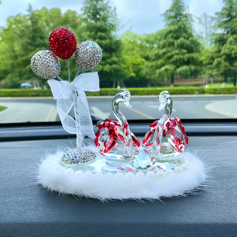 Красивые бриллианты хрустальные лебеди парфюмерные автомобильные украшения персонализированные креативные мужчины и женщины красивые автомобильные украшения центральной консоли