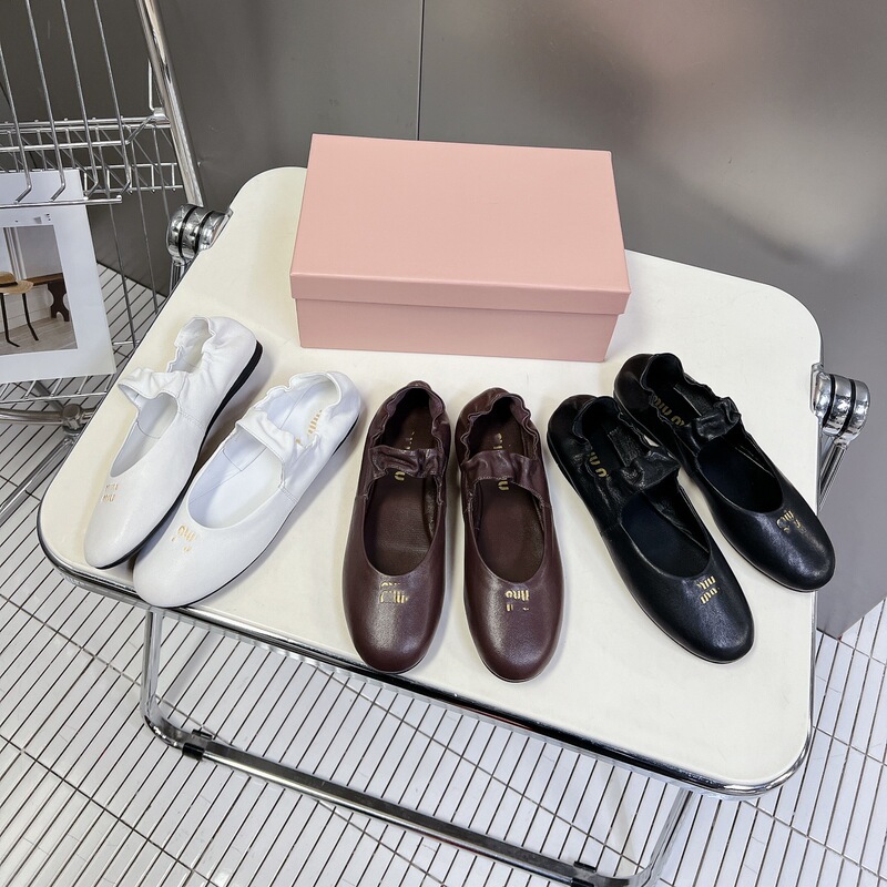 Correct version of Miu's new pleated ballet flats for women, made of genuine leather, suitable for outdoor wear, versatile and fashionable, with a single strap Mary Jane design Correct version of Miu's new pleated ballet flats for women, made of genuine leather, suitable for outdoor wear, versatile and fashionable, with a single strap Mary Jane design