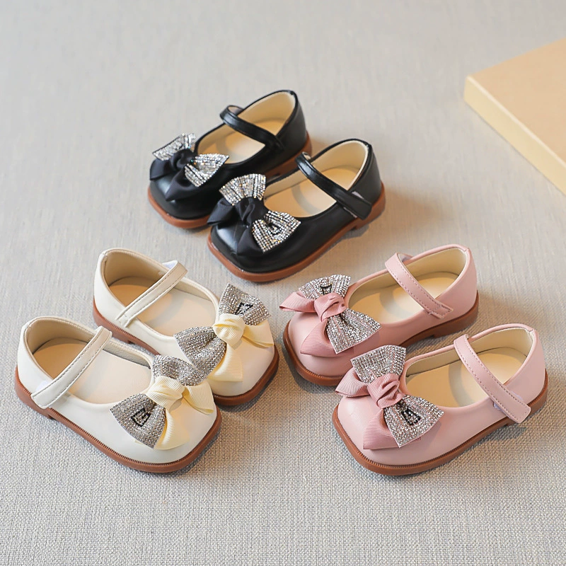 Дропшиппинг 2025: Новые весенние кожаные туфли для девочек, туфли-принцессы, детские туфли с бантом, черные туфли с камнями для девочек