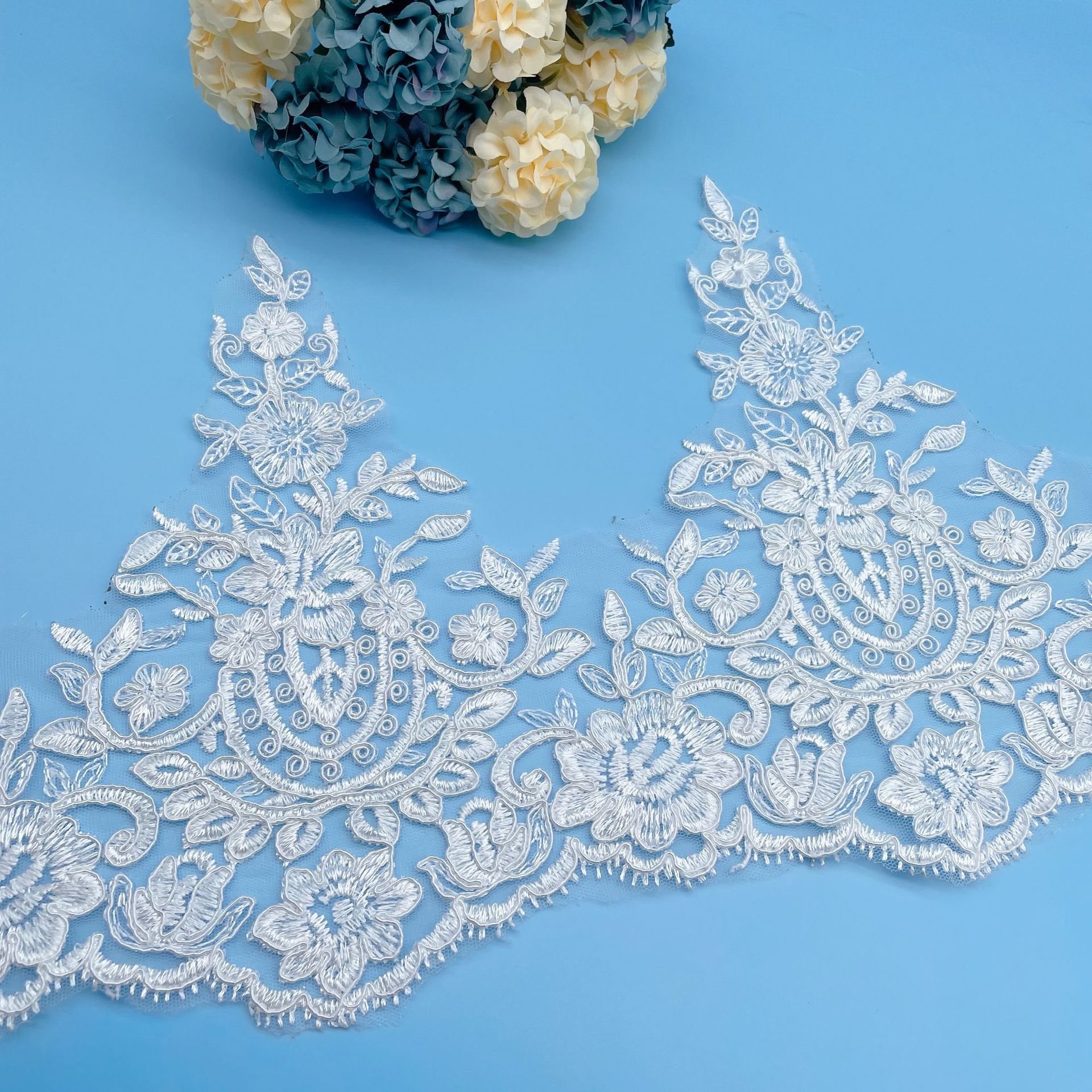 车骨蕾丝刺绣花边辅料本白色蕾丝婚纱头纱刺绣辅料 宽24CM服装