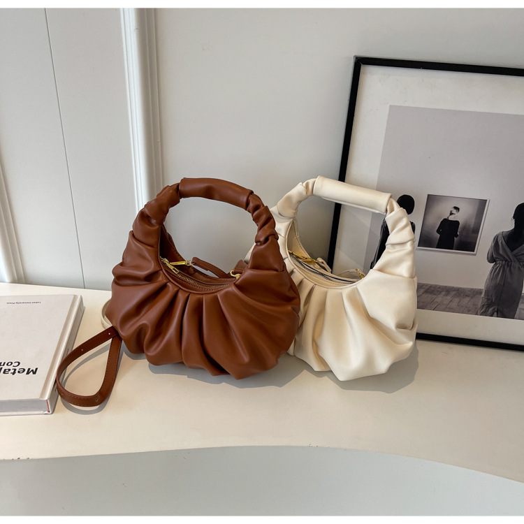 Cloud pleated for women in 2024, new underarm bag, single shoulder crossbody, niche texture, versatile, Korean version_voghion.com