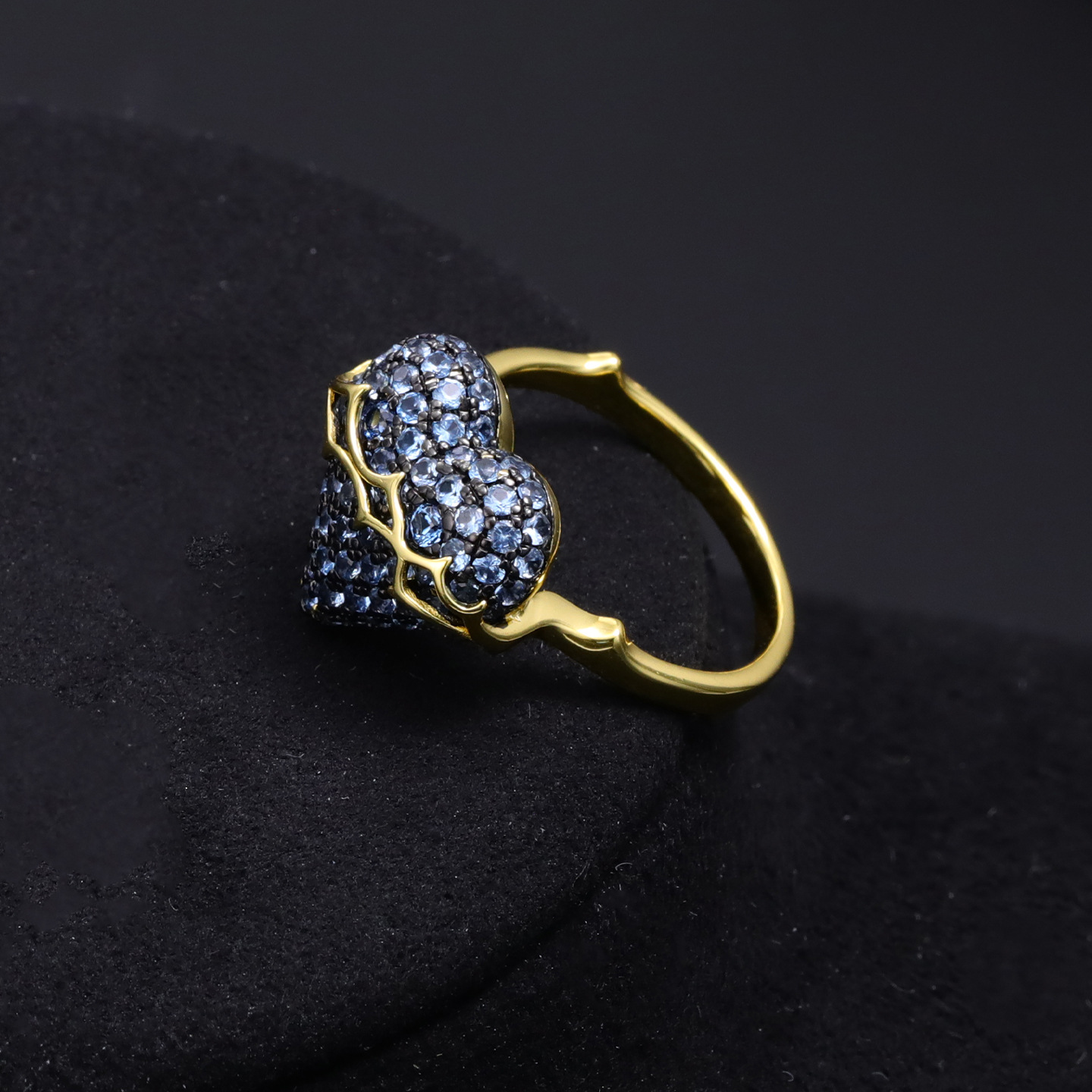 Elegant Heart Ring With Full Diamond Detail For Women_voghion.com