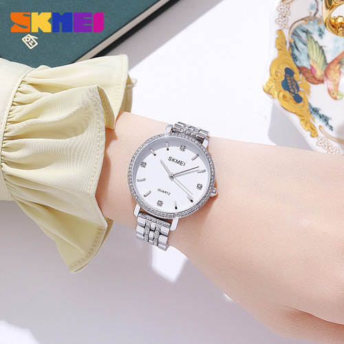 Elegant Quartz Watch with Diamond-encrusted Simple Dial, Fashionable and Versatile Timepiece for Women