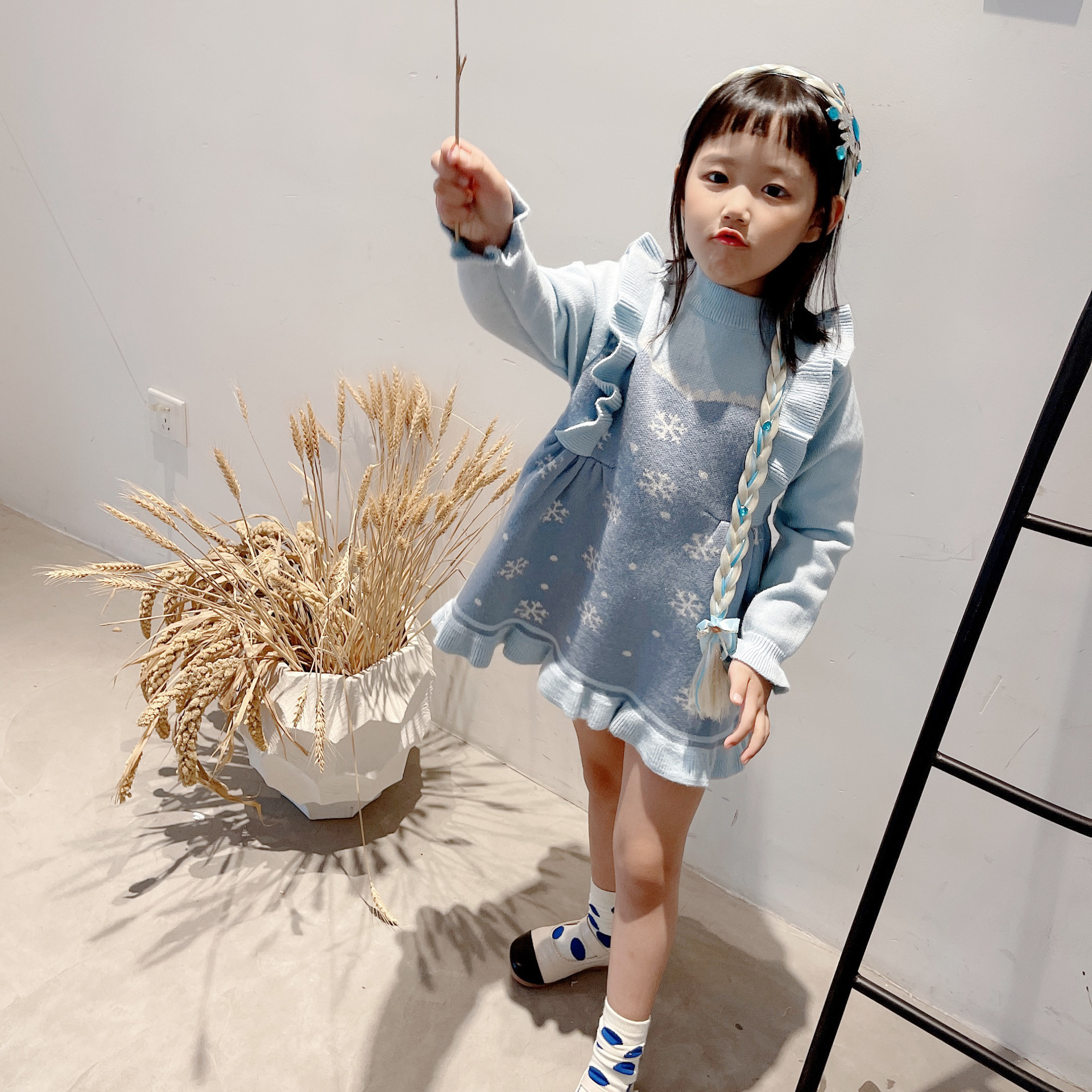 Girls' Woolen 2021 Children's Sweet Korean Edition Western style Ice and Snow Romance Knitted Dress 9002_voghion.com