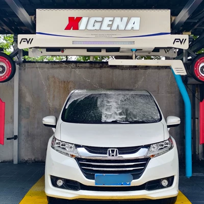 Waxing and Cleaning Equipment — Car washing machine