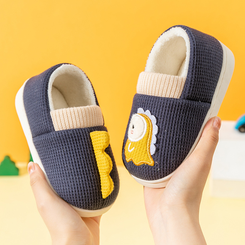 Invierno zapatillas de algodón para niños, niños y niñas, padres e hijos, bolsas de dibujos animados lindas, tacones antideslizantes para bebés en el interior, zapatillas de lana casera