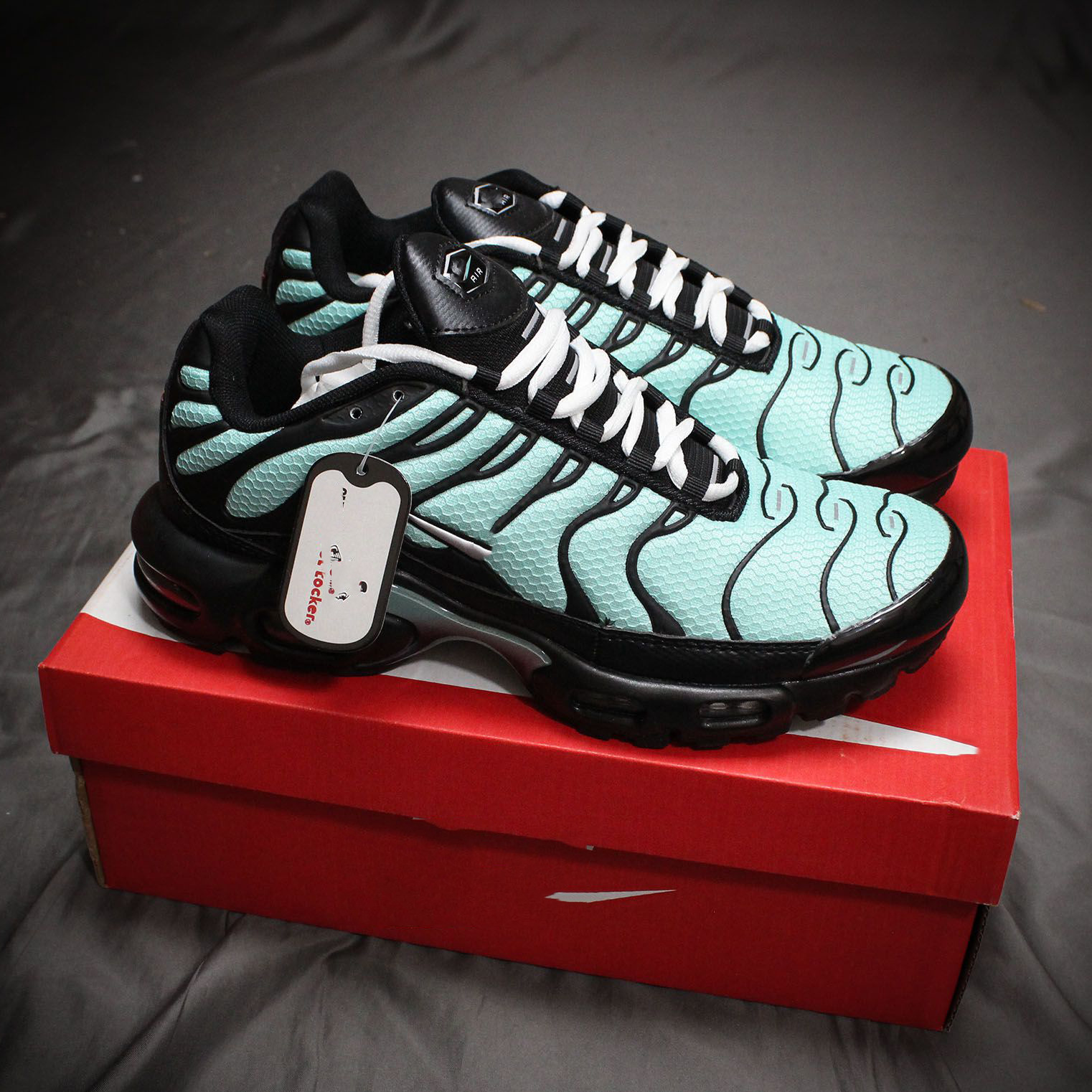 Nike Air Max Plus Retro Tiffany CV8838-400