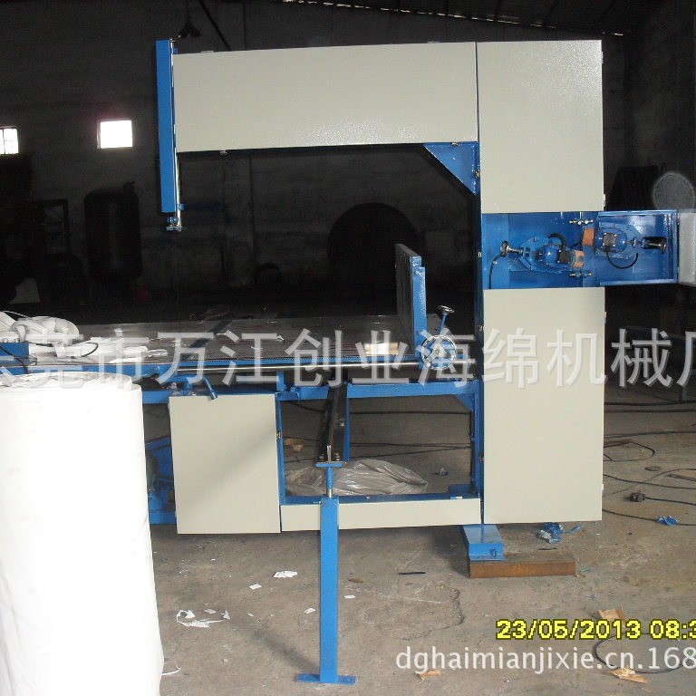 东莞机械厂供应海绵直切机 泡棉立切机 服装布料皮革切割机