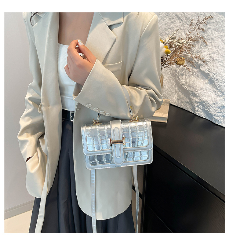 Håndholdt firkantet steinmønster 2024 Ny stil, trendy, eksklusiv, design i liten nisje, fasjonabel enkel kryssskulder_voghion.com