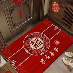 結婚の入り口のマットは家に入るのが好きです。