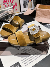 2026�¿�ˮ荿۽�z�qһ����¶ֺ���e�⴩����Ь�r���_�R��ЬŮЬ