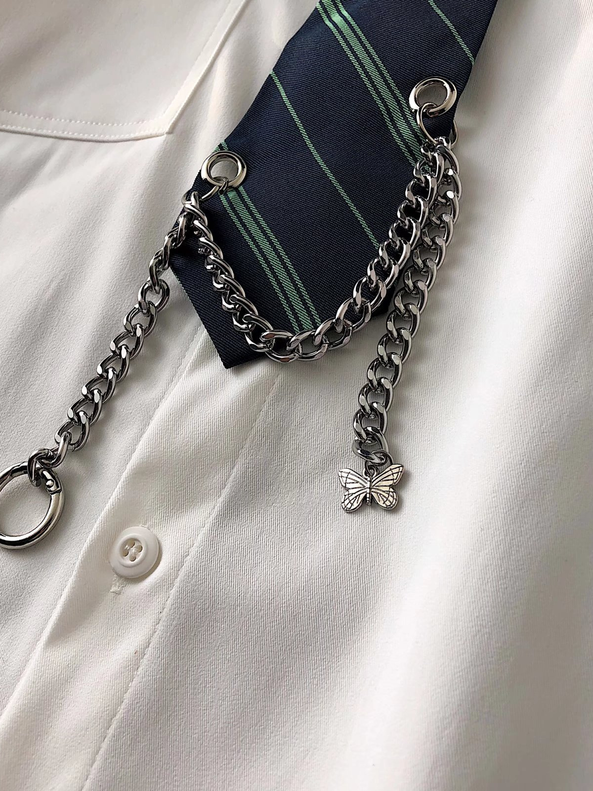 Camisa de los hombres ins estilo de Hong Kong estilo coreano de moda de la calle guapo camisa de manga media negro suelta marca de moda estudiante superior