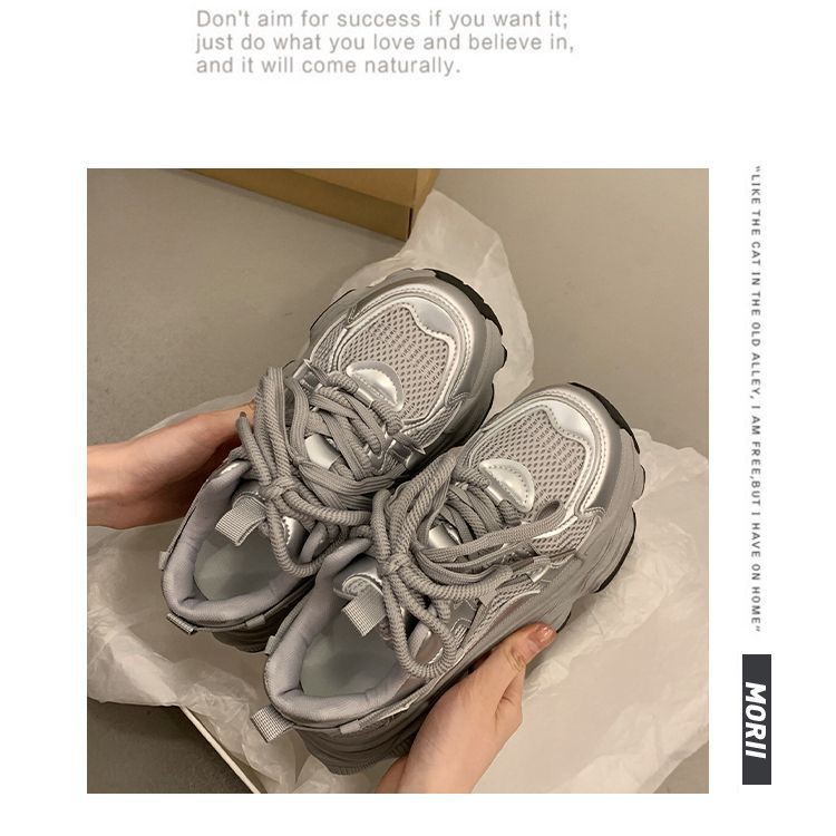 Zapatos de deporte transpirables de malla para mujeres 2024 nuevos zapatos plateados delgados zapatos para mujeres zapatos de carrera casuales para mujeres