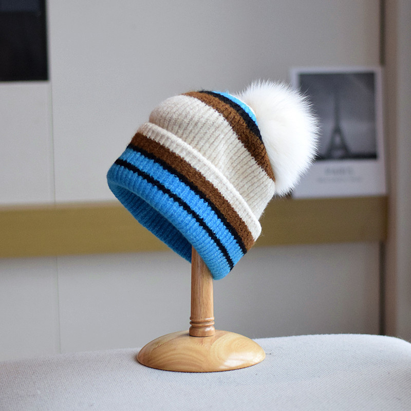 Women's Cute Solid Color Eaveless Wool Cap display picture 2