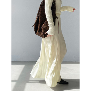 江左 法式高级感收腰显瘦针织打底套装女温柔半身裙两件套 100789