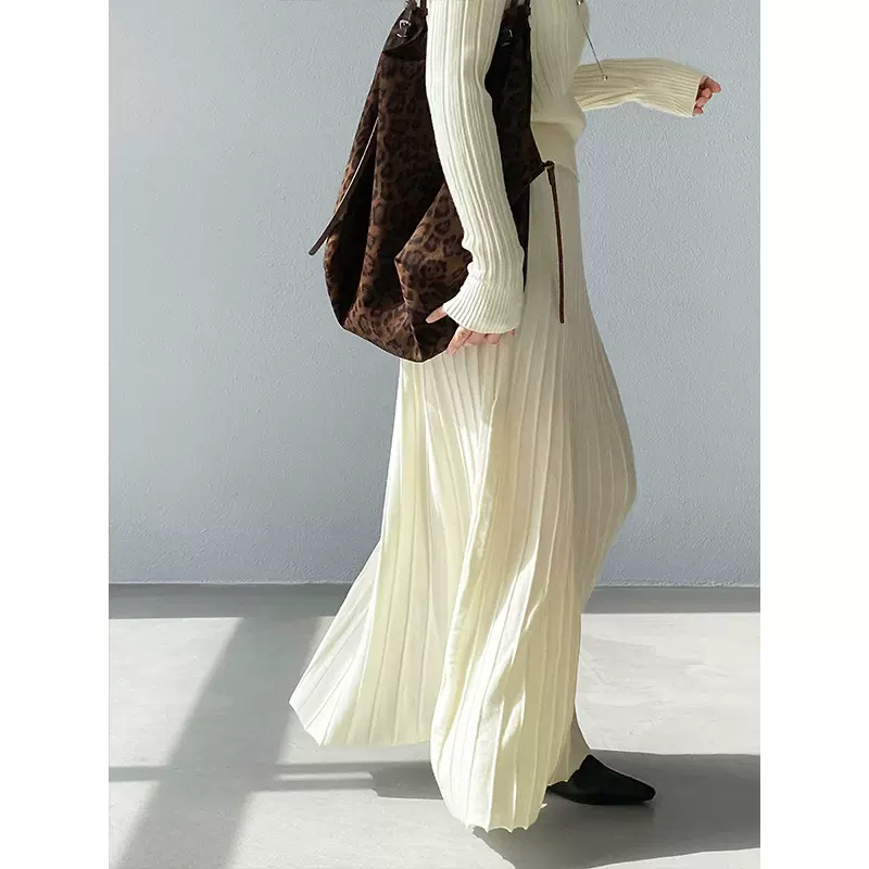 江左 法式高级感收腰显瘦针织打底套装女温柔半身裙两件套 100789