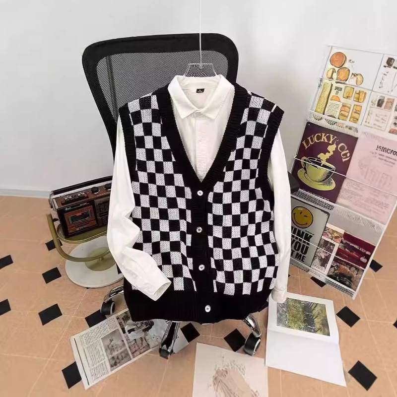 Hong Kong Style Chessboard Sweater Men's Vest Men's Loose V-Neck Vest Knitted Sweater Men's Sweater