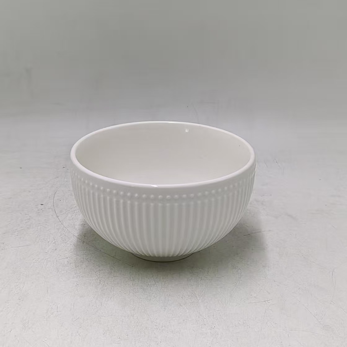 4.5 inch embossed bowl - dotted line, 100 pcs per box