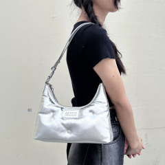 嚴選2024早春新款韓版百搭數字海綿斜挎包高級感羊皮雲朵包女