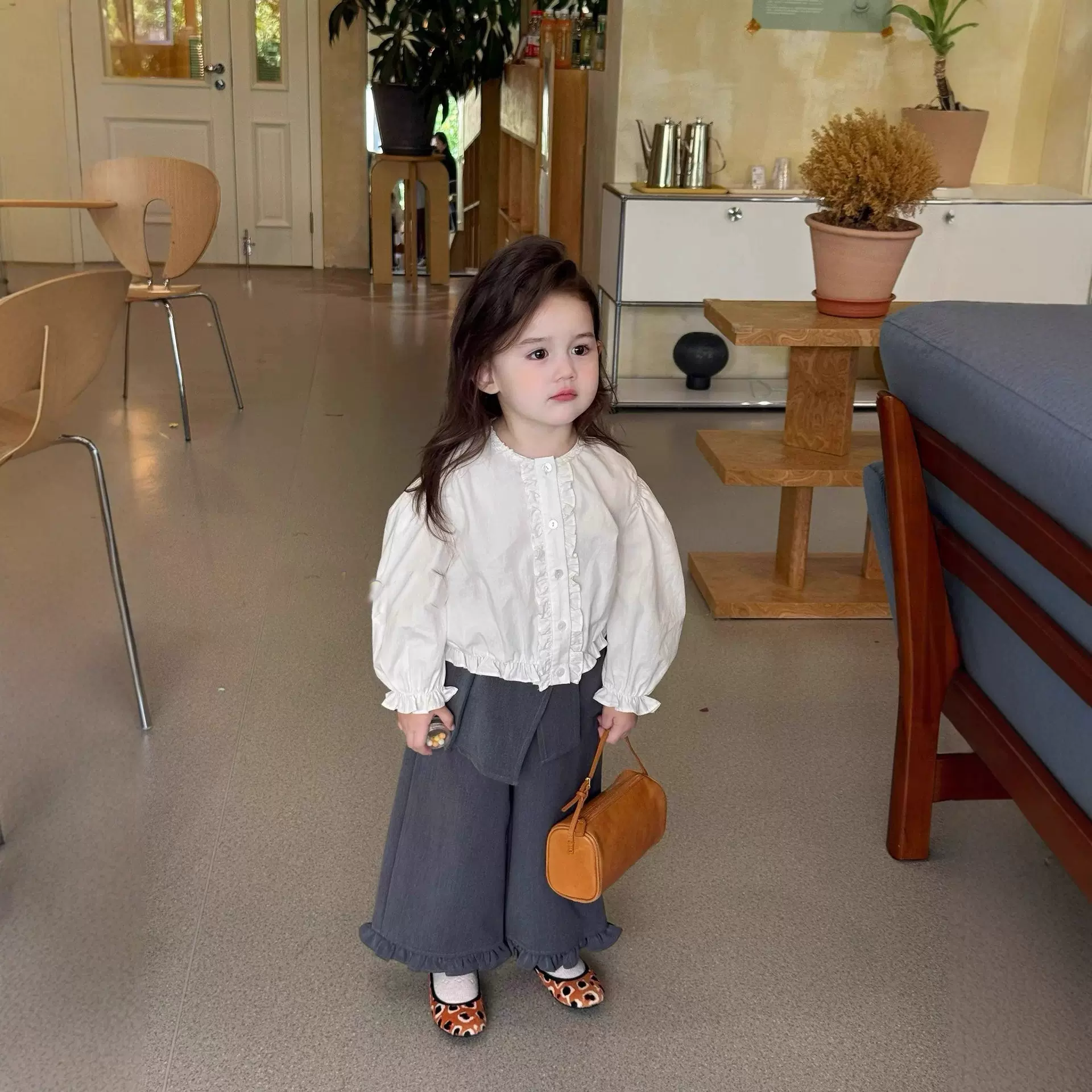 女童圆领白衬衫长袖儿童衬衣秋装2025新款宝宝韩版休闲炸街上衣潮