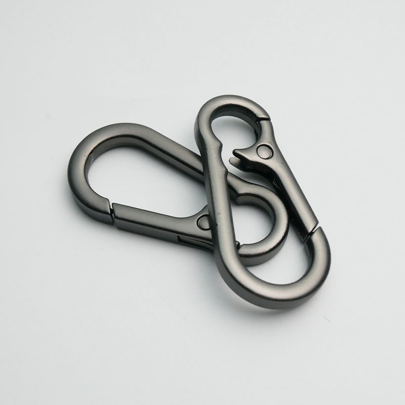 Zinc Alloy Figure-Eight Hardware Keychain Pet Leash Hook Spring Buckle Accessory for Car Keys, Light Luxury