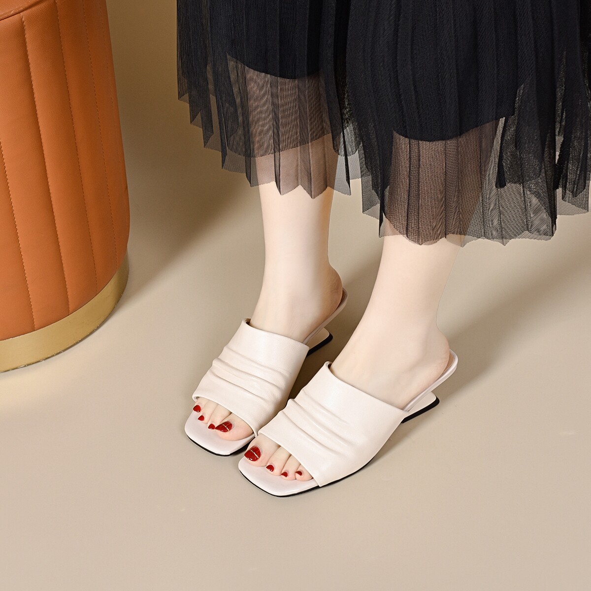 Dép sandal nữ quai ngang mũi vuông da thật đế bệt chống trượt — màu đen