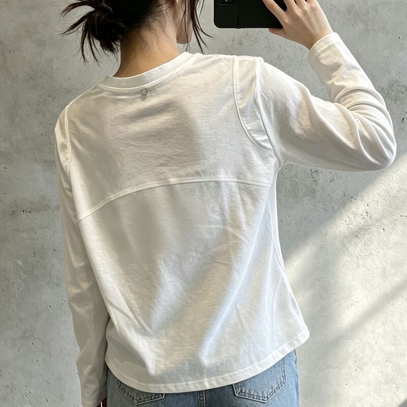 White long-sleeve T-shirt for women, suitable for spring and autumn, simple and versatile, made of cotton, loose and casual, can be worn as a base layer, basic top White long-sleeve T-shirt for women, suitable for spring and autumn, simple and versatile, made of cotton, loose and casual, can be worn as a base layer, basic top