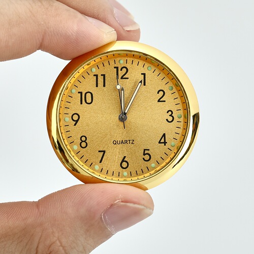 Ready Stock Fashion Car Clock Sticker Random Glowing Car Decor Accessory Dial One Piece Drop Shipping