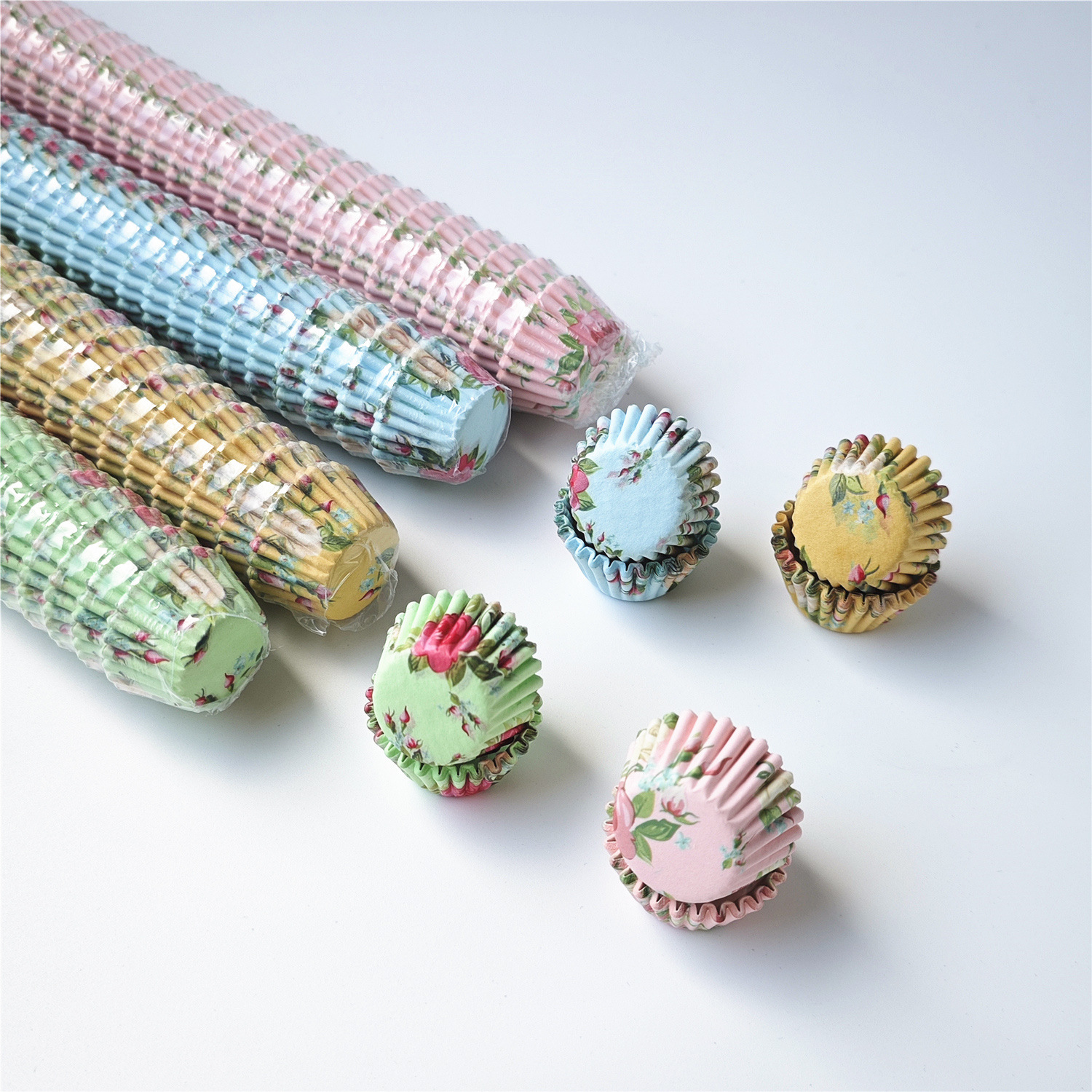 48 96 mini pastel soporte de papel un bocado de taza de papel Fu impresión de impresión de aceite de papel pequeño soporte de papel de horneado