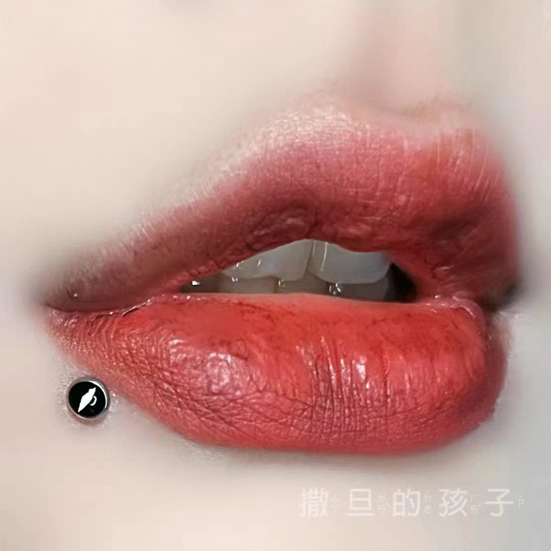 Pointed titanium steel lip stud product view