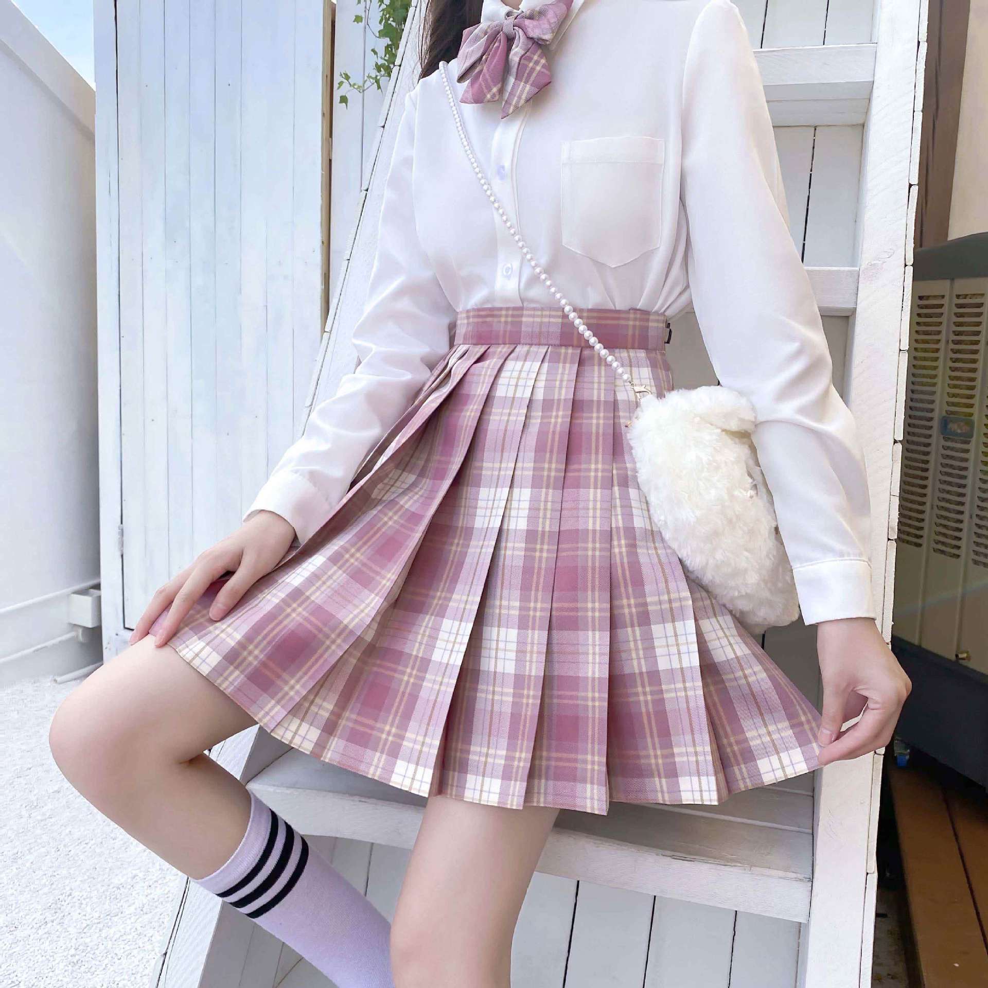 Skirt, bow tie, 9123 cells