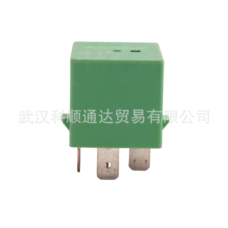 Suitable for Peugeot 206 207 306 307 Citroen C6 C2 relay 9620725080 6547TX