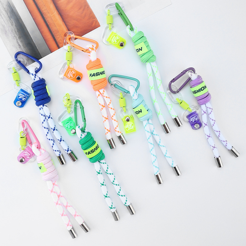 New DIY water bottle accessories, including clothing embellishments, bags, children's clothing, keychains, lanyards, bag charms, and decorative accessories