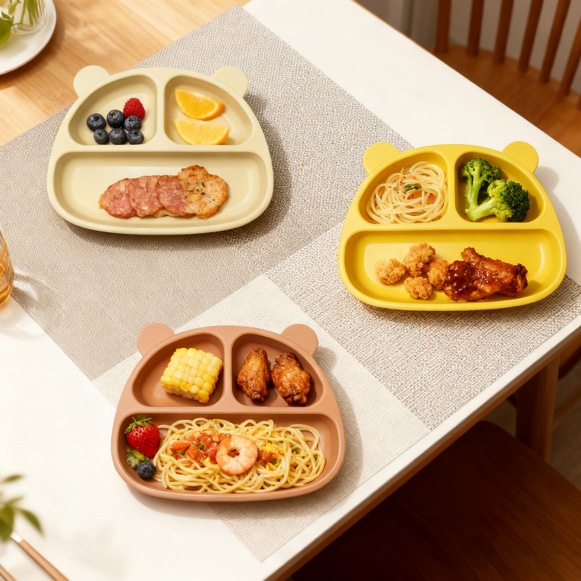 Cartoon Silicone Bear Divided Plate for Babies, Integrated Feeding, Anti-Fall, Easy to Clean, Food-Grade Suction Cup Type