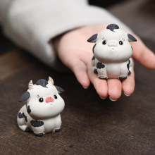 紫砂茶宠小奶牛摆件生肖牛雕塑创意茶具茶玩家居茶道配件可养装饰