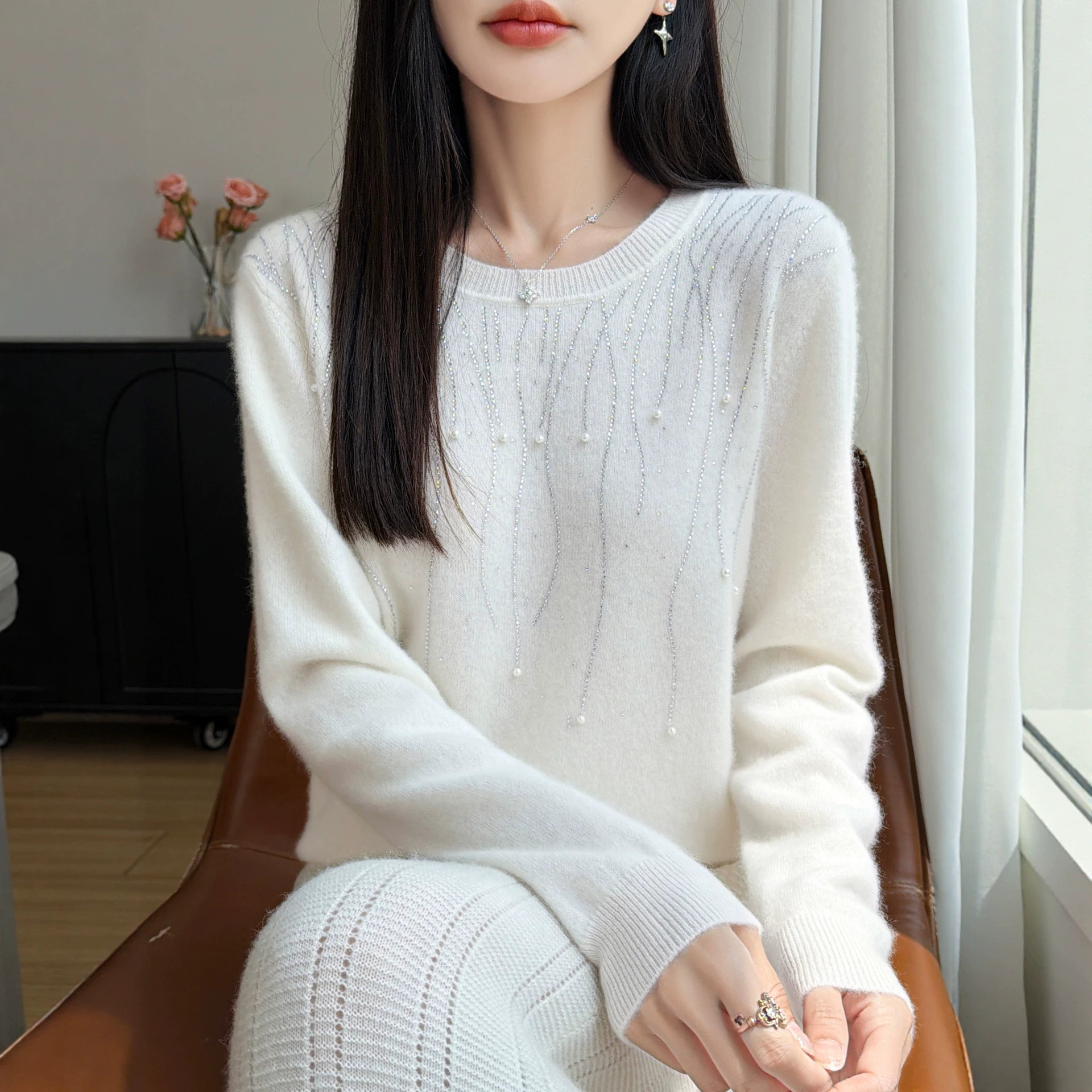 圆领烫钻毛衣女2026秋季新款女式针织衫宽松套头百搭打底衫