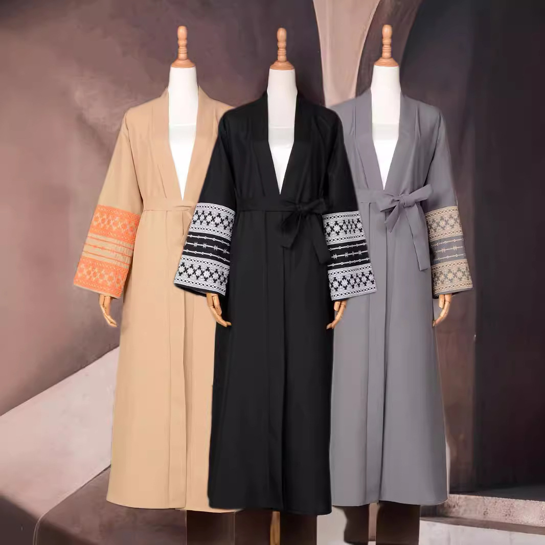YLL02 Cross-border 2024 Abaya Middle Eastern Muslim Fashion Elegant Cardigan Embroidered Dress Women's Robe_ecoleips.com