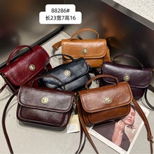 跨境2025新款邮差包原创手工学院复古简约百搭斜挎休闲单肩通勤包