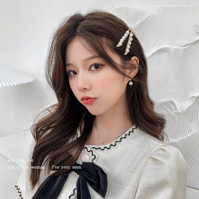 Pasador de pelo de perlas de alta gama estilo francés para mujer, clip para flequillo lateral, elegante clip para el pelo de la frente, accesorio para el pelo tipo pico de pato.