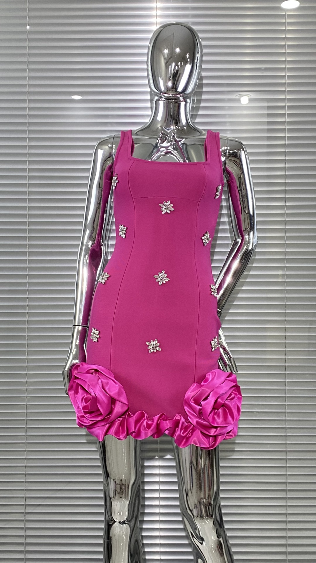 Women's Clothing Luxury Sleeveless Bandage Dress Rhinestone Embellished Tulip Shaped Skirt Bodycon Style Party Women's Clothing_ecoleips.com
