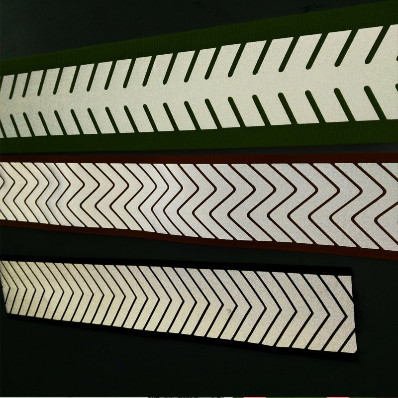 反光弹力热转印膜亮银雕刻斜纹箭头反光膜条 安全服T恤用反光材料