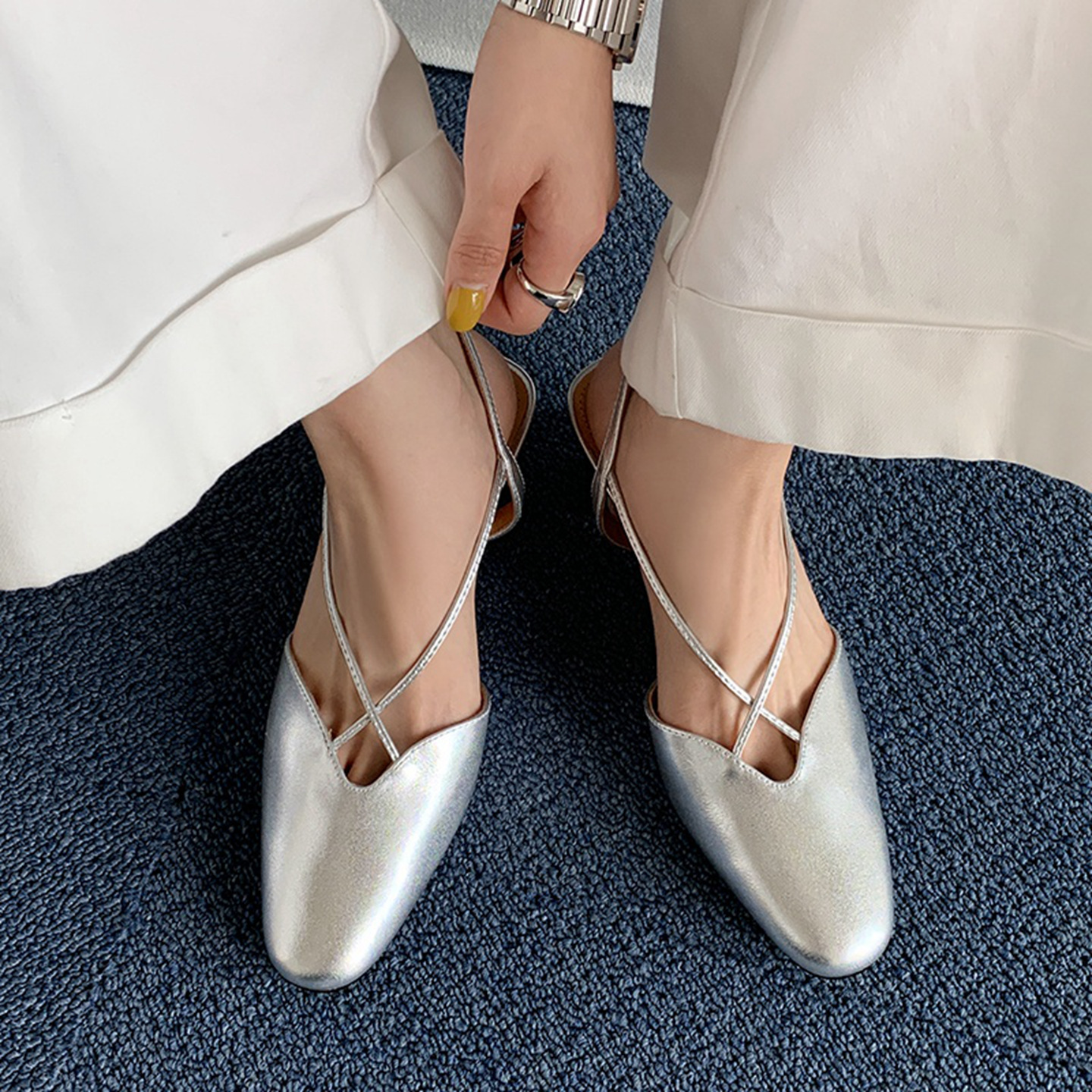 Sandal nữ quai ngang mũi trùm gót vuông 5 cm phong cách Hàn Quốc — đen