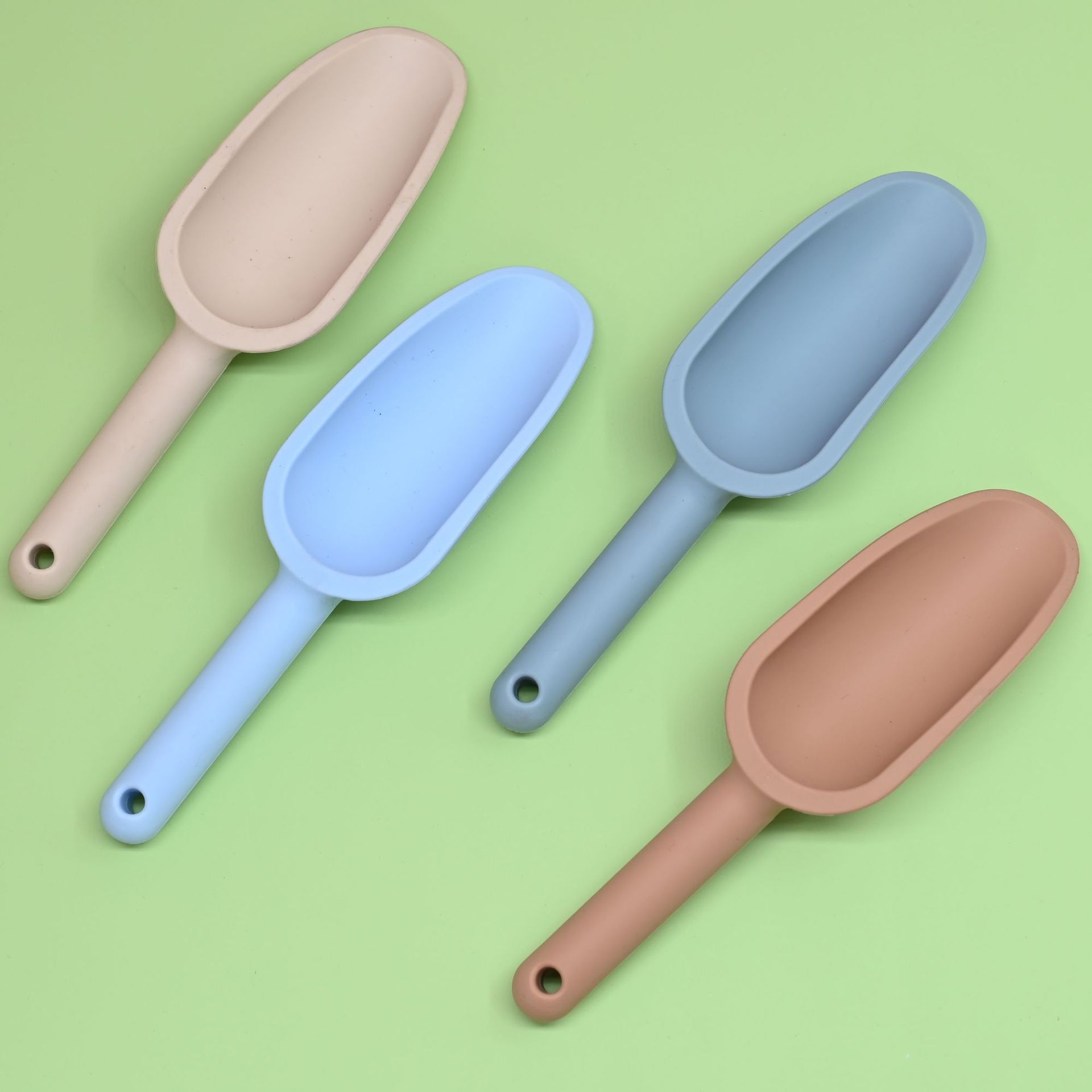 Playa de silicona de color sólido larga herramientas de arena juguetes para niños playa al por mayor set de pala para bebés