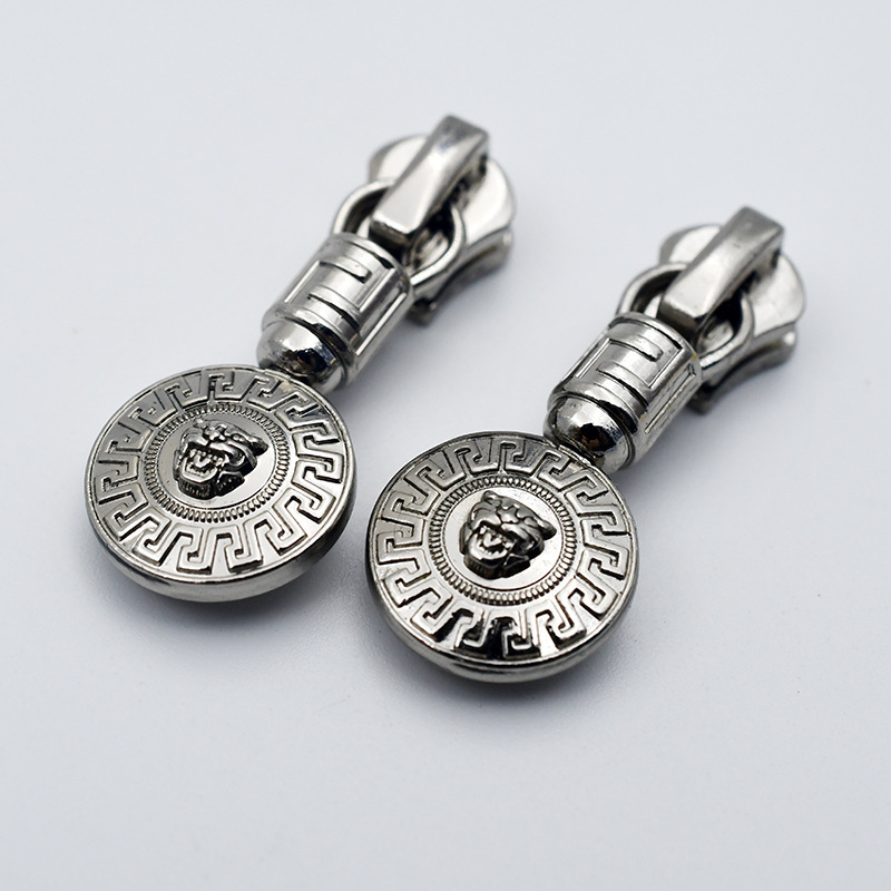 No.3金属製ジッパープル、バッグ付属品、銅歯ジッパーロック、鉄製プル、厚みのあるジッパープル、小さなジッパープル|undefined